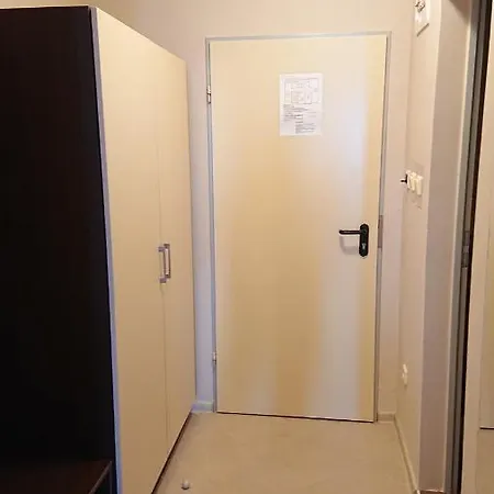 Private In Carina Beach Apartment *